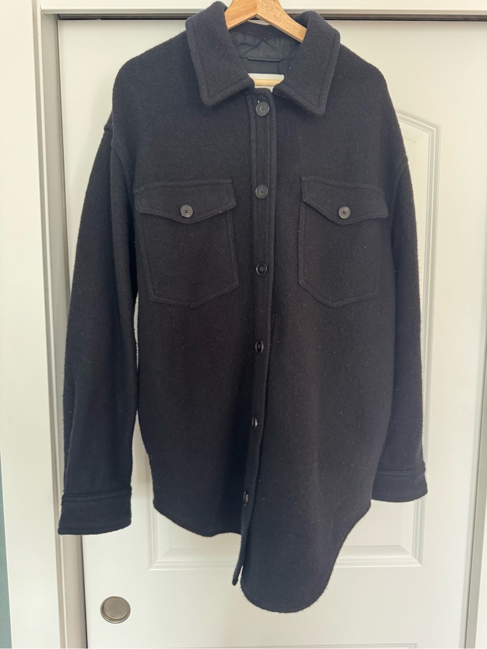 Wilfred Black Lightweight Wool Shacket